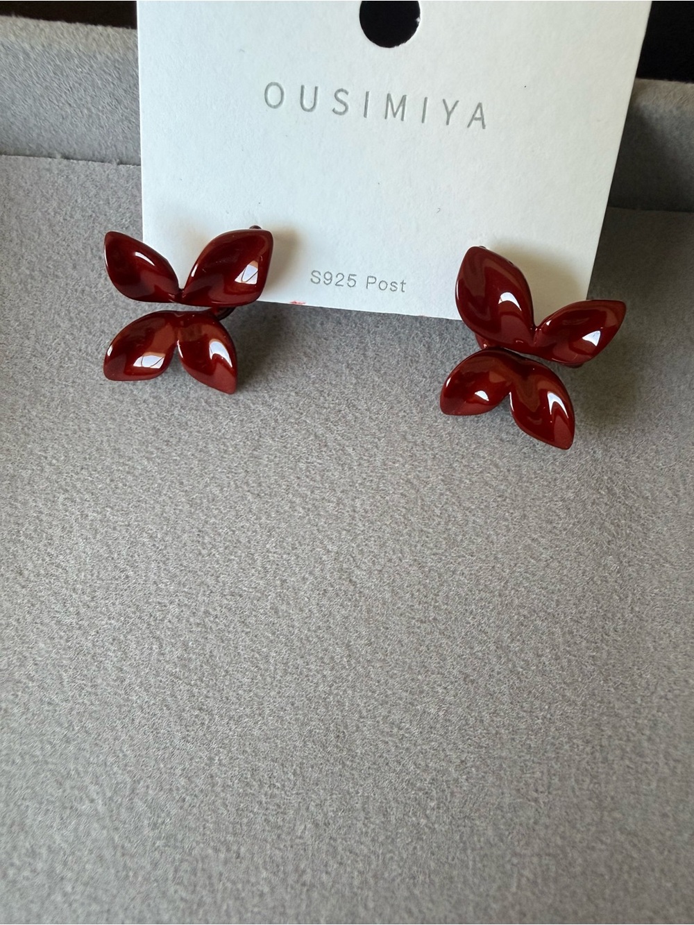 Burgundy Red Lacquer Flower Stud Earrings – Glossy Copper Finish, Brand New